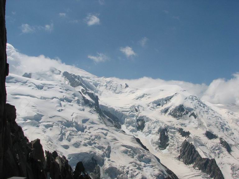 Mont Blanc schovan v mrakch